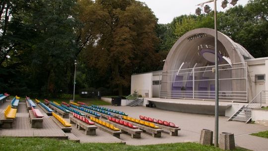 14,5 miliona na modernizację szkół, remont muszli koncertowej i nowy ośrodek pomocy społecznej od Mazowsza