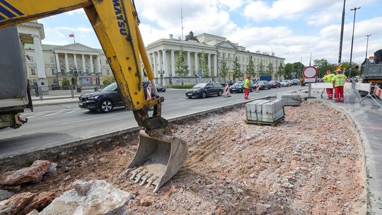 Utrudnienia w centrum. Na placu Bankowym będzie mniej asfaltu i więcej zieleni