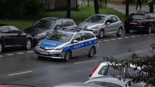 Atak nożownika w Ursusie. Zadał ofierze cios w plecy