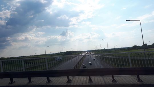 Autostrada A2 między Łodzią a Warszawą będzie szersza. Podpisano ostatnią umowę.