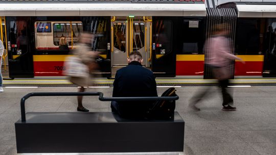 Wypadek w metrze. Pociągi kursują na skróconej trasie. Zamknięte stacje na Ursynowie