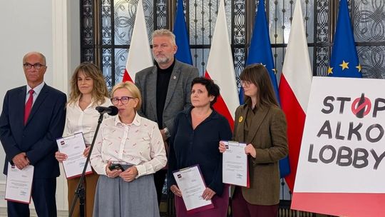 Bezlitosny raport o alkoholu. Lewica i Miasto Jest Nasze składają projekt Stop Alko Lobby w Sejmie