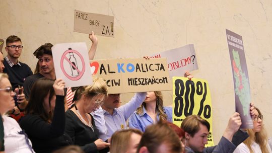 Nocna prohibicja nie dla Bielan.