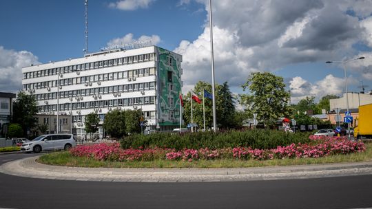 Budynek urzędu dzielnicy Wawer w Warszawie.