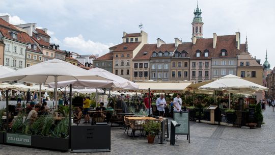Ciepły weekend bez ogródków restauracyjnych. Właściciele gastronomii rozmawiają z miastem o zmianie przepisów