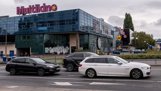 Multikino wyburzą już w listopadzie. Co jednak z napisem? Nowy właściciel dopuszcza możliwość przekazania go do Ursynoteki