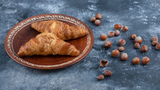Croissant z czekoladą - kcal i wartości odżywcze. Ile kalorii ma słodki rogalik?