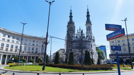 Czy tęcza powróci na plac Zbawiciela?