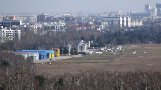 Lotnisko Babice w Warszawie.