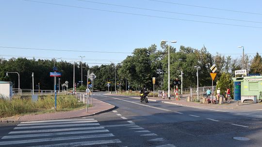 Dwa tunele pod torami zmienią Rembertów i Wesołą. Budowy nabierają tempa.