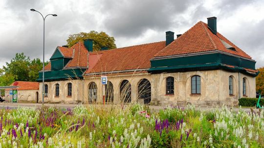 Dworzec Kolei Wilanowskiej zostanie wyremontowany. Podpisano umowę. Pustostan zmieni się w centrum kultury