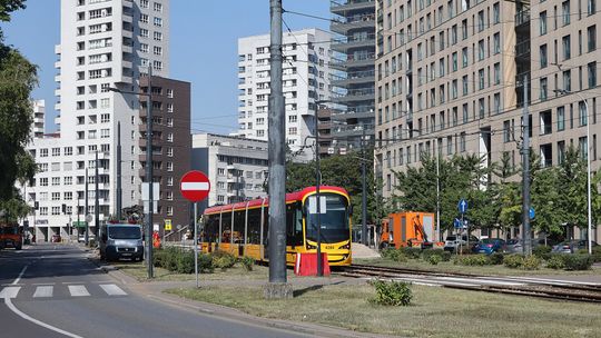 Dziewięć dni bez tramwajów na Stawkach. Duże utrudnienia dla pasażerów i kierowców.
