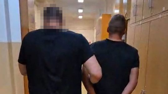 Ukradł klucze, okradł mieszkanie na warszawskiej Białołęce i je podpalił. Grozi mu 10 lat więzienia
