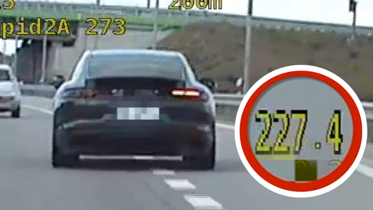 Pędził Porsche aż 227 km/h po S7. Otrzymał mandat i punkty karne