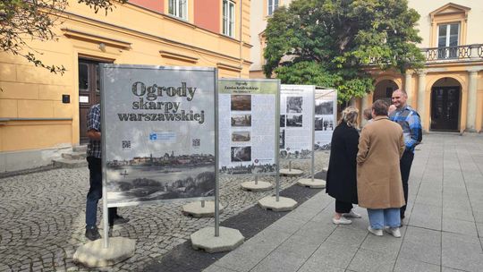 Wystawa o ogrodach skarpy warszawskiej w Warszawie.