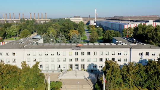 Huta Warszawa z ważnym raportem. Inwestycje w ochronę środowiska, lokalną społeczność i bezpieczeństwo