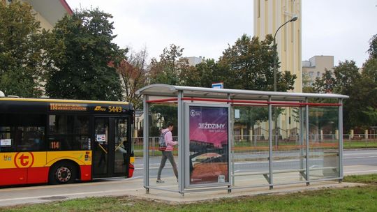 IMGW ostrzega przed upałami. Radna interweniuje. Chodzi o niedostosowanie przystanków do warunków pogodowych