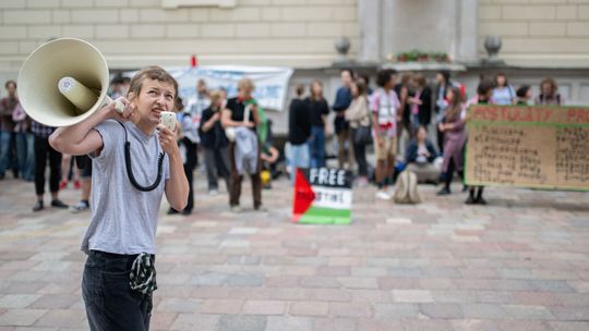 Protest studentów UW. „Izrael morduje, a UW współpracuje”