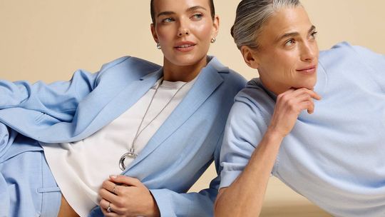 Jak nosić elegancką bluzkę damską? Inspiracje z kolekcji TATUUM