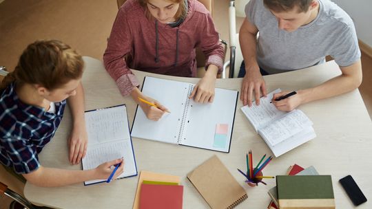 Jak wybrać prywatne liceum w Warszawie, które rozwija kompetencje przyszłości i wspiera indywidualny rozwój ucznia