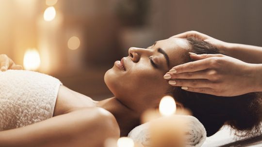 Jak zadbać o swoje samopoczucie? Przewodnik po relaksacyjnym masażu w Warszawie