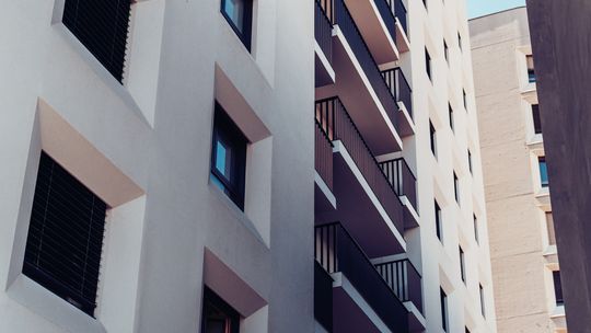 Jak znaleźć najlepsze oferty mieszkań na Mokotowie?