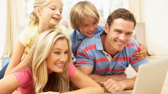 Jaki internet wybrać dla rodziny z dziećmi?