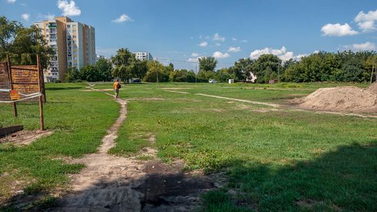 Rezerwa pod ulice Nowotrocką na Targówku w Warszawie.