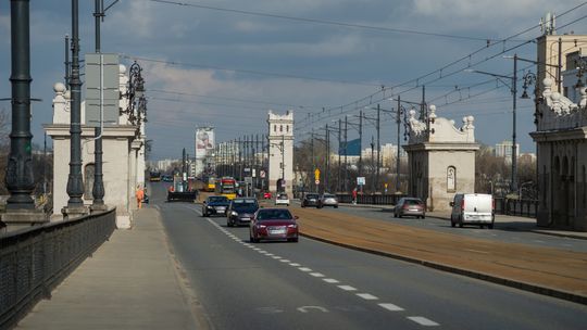 Kierował pod wpływem narkotyków, spowodował kolizję na moście Poniatowskiego i… zasnął