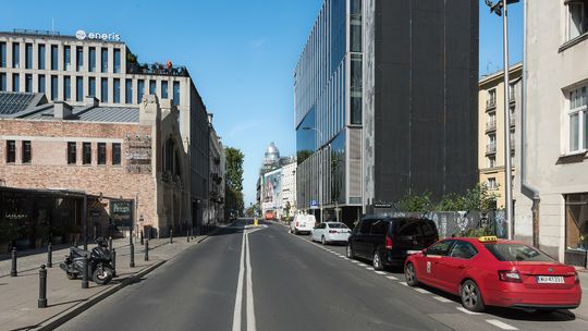 Koszykowa do remontu. Kierowców czekają objazdy i zamknięty odcinek ulicy.