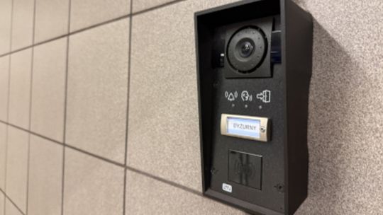 Linia metra M1 przechodzi kolejne zmiany. Modernizacja obejmie stacje i infrastrukturę.