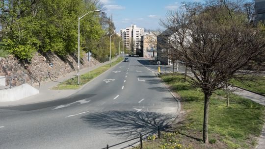 Ulica Dolna przy Puławskiej na Mokotowie.