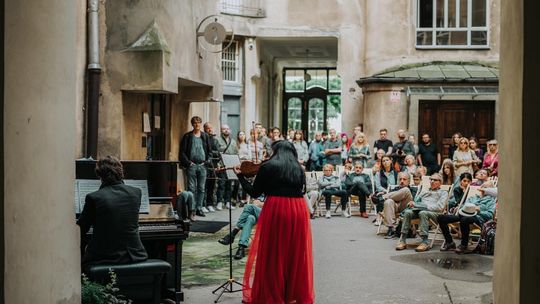 Muzyka zabrzmi na podwórkach starych kamienic. Rusza jubileuszowy „WarszeMuzik”