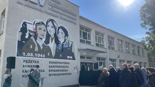 Na Mokotowie odsłonięto mural ku czci bohaterek Powstania Warszawskiego