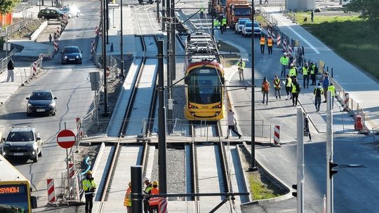 Na Stegny pojechał pierwszy tramwaj. Na razie jednak bez pasażerów