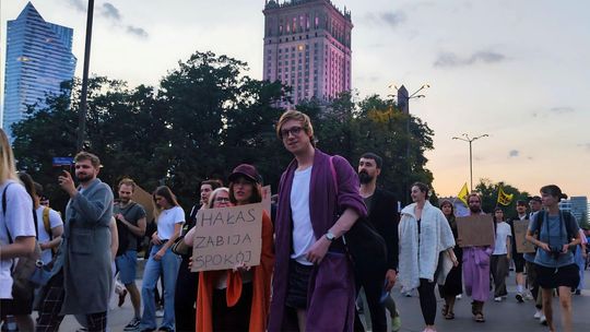 Nocne wyścigi i ryk silników. Władze Warszawy bez pomysłu na walkę z hałasem