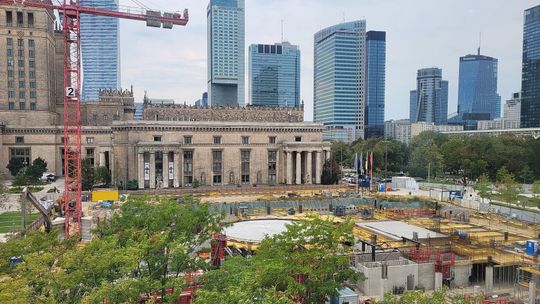 Nowa siedziba „TR Warszawa” zmieni wygląd. Projekt elewacji został zmodyfikowany.