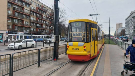 Tramwaj numer 4 na Puławskiej.