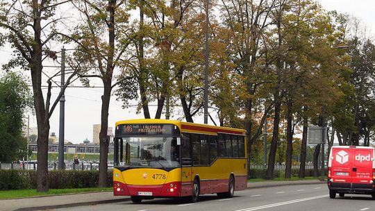 Nowy buspas na al. Zielenieckiej. Autobusy mają sprawniej dojeżdżać na Pragę.