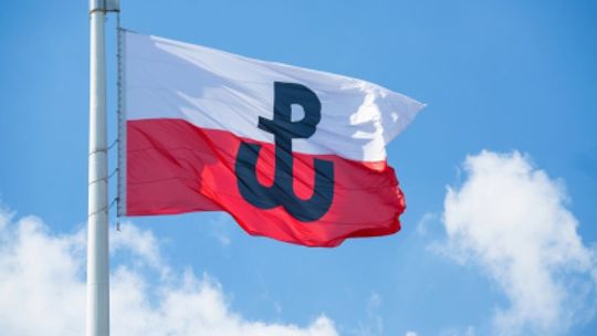 Obchody 82. rocznicy Powstania Warszawskiego. Zmiany w kursowaniu autobusów i tramwajów.