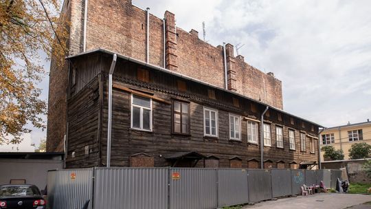 Oficyna Burkego powoli odzyskuje blask. Drewniany zabytek to perła Pragi
