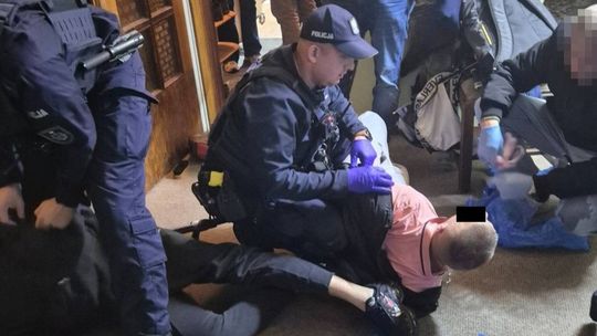 Polacy zaatakowali pracowników sklepu, bo byli Ukraińcami. W ruch poszedł kastet i broń Polacy zaatakowali pracowników sklepu, bo byli Ukraińcami. W ruch poszedł kastet i broń