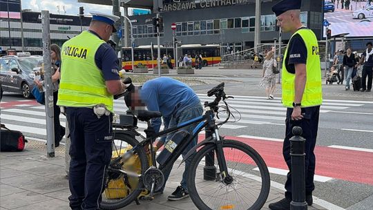 Policja w Warszawie zabiera się za „rowery elektryczne”