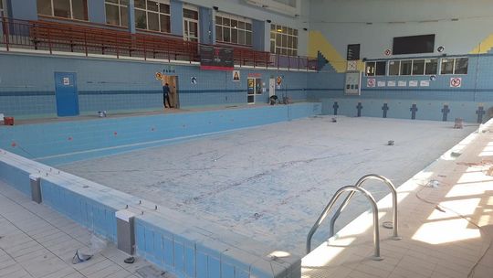 Ponad 2 mln zł na sportowy Ursynów. UCSiR modernizuje pływalnie i hale.
