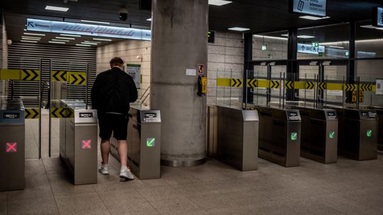 Ponad połowa lokali na linii M2 stoi pusta. Metro Warszawskie ma na nie nowy pomysł