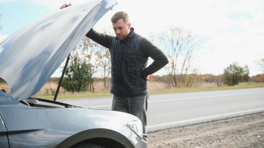 Poradnik: Jak sprawnie i bezproblemowo wymienić akumulator w samochodzie w Warszawie