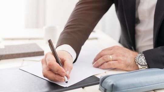 Poradnik: Jak wybrać notariusza na Ochocie? Przewodnik po usługach i formalnościach