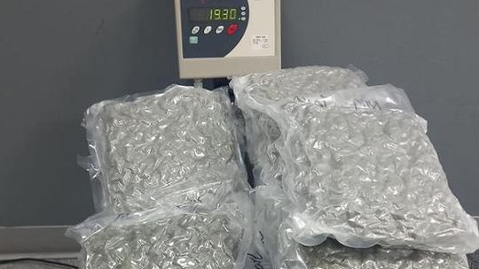 Na lotnisku Chopina służby udaremniły przemyt narkotyków