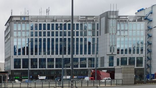Prosta 69 znika z krajobrazu Woli. W jej miejscu powstanie biurowiec „LightOn”