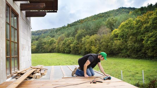 Przewodnik po fachowej renowacji tarasów w Warszawie: przywróć piękno swojej powierzchni kamiennej